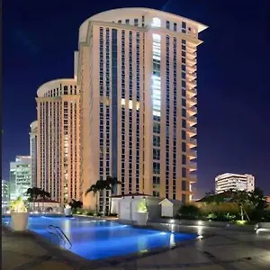 Luxury Bgc In Taguig, Mckinley - Covered Parking And Wifi Free Aparthotel